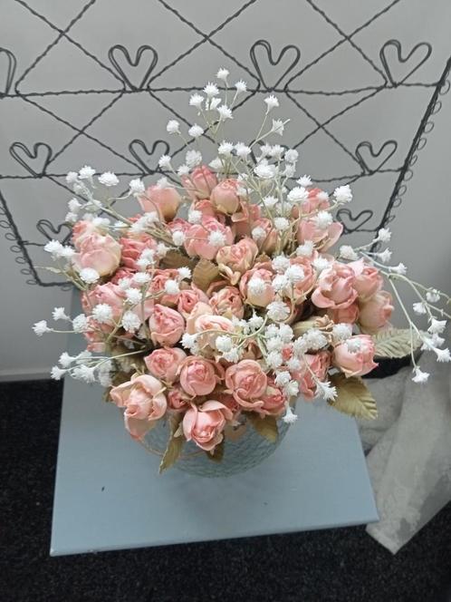 Kunst roosjes met gipskruid, Huis en Inrichting, Woonaccessoires | Kunstplanten en Kunstbloemen, Zo goed als nieuw, Binnen, Ophalen