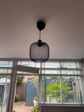 Zwarte hanglamp beschikbaar voor biedingen