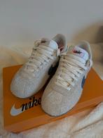 Nike Cortez Vintage Muslin, Kleding | Dames, Schoenen, Ophalen, Zo goed als nieuw, Sneakers of Gympen
