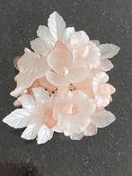Vintage jaren ‘80 lucite grote bloembroche 7x5 cm, Sieraden, Tassen en Uiterlijk, Broches, Ophalen of Verzenden, Zo goed als nieuw