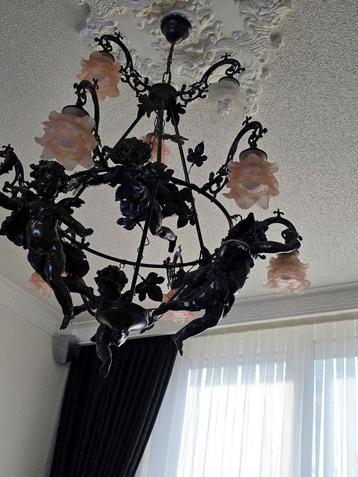 Engelen lamp beschikbaar voor biedingen