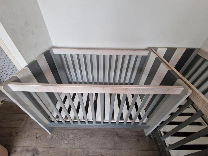 Tweeling Kinderkamer Massief Hout ledikant commode kast, Kinderen en Baby's, Kinderkamer | Complete kinderkamers, Gebruikt, Jongetje of Meisje