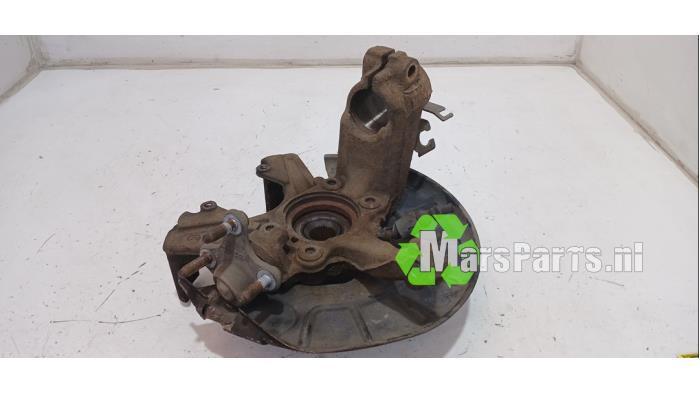 Fusee rechts-voor van een Volkswagen Golf, Auto-onderdelen, Ophanging en Onderstel, Volkswagen, Gebruikt, 3 maanden garantie, Ophalen of Verzenden