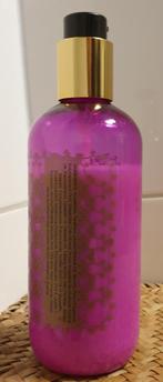 Amouage Myths body Lotion, Ophalen of Verzenden, Gebruikt, Bodylotion, Crème of Olie