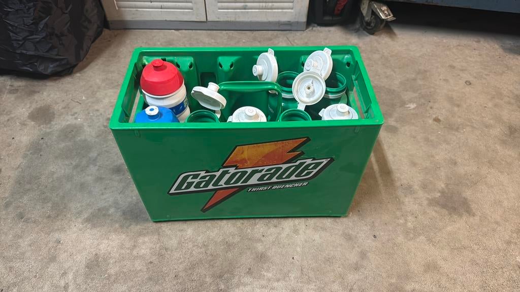 Krat met bidons, Ophalen, Zo goed als nieuw