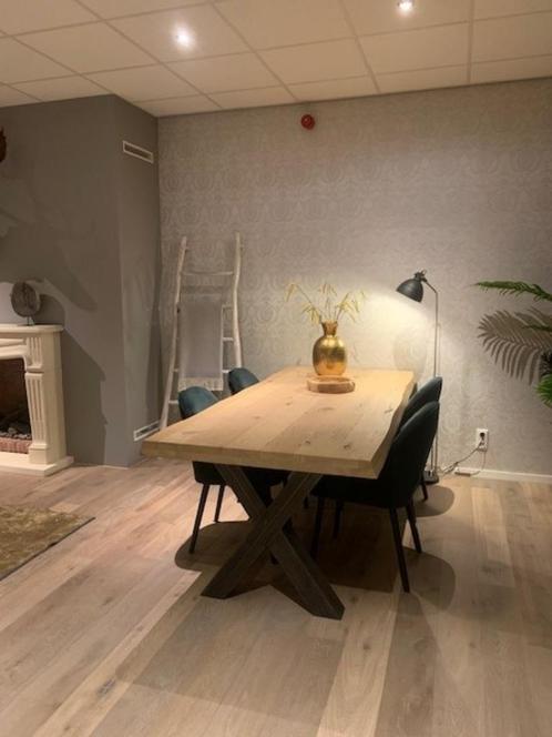 Eetkamer tafel mountain boomstamtafel met stalen X poot, Huis en Inrichting, Complete eetkamers, Zo goed als nieuw, Ophalen