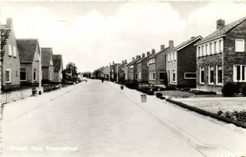 Niekerk, Burg. Ritsemastraat - vuilnisbak man auto - ongelop beschikbaar voor biedingen