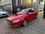 Volvo V70 2.0 D3 R-Design Sport Airco Navi NAP APK, Auto's, Euro 5, Parkeersensor, Gebruikt, 179 €/maand