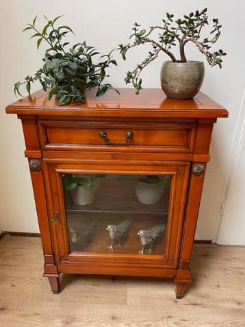 Antiek/vintage theekastje, drankenkastje kersenhout kastje beschikbaar voor biedingen
