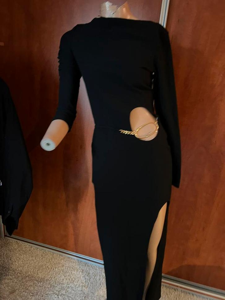 Zara jurk met split maat L NIEUW MET KAARTJES, Kleding | Dames, Jurken, Nieuw, Maat 42/44 (L), Zwart, Onder de knie, Ophalen of Verzenden