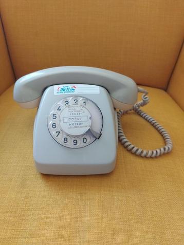 Vintage PTT T65 Draaischijf Telefoon. POST FeTAp. beschikbaar voor biedingen