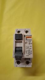 Aarlekschakelaars merlin gerin multi 9 40A 0,03A, Doe-het-zelf en Verbouw, Ophalen of Verzenden, Gebruikt, Overige typen