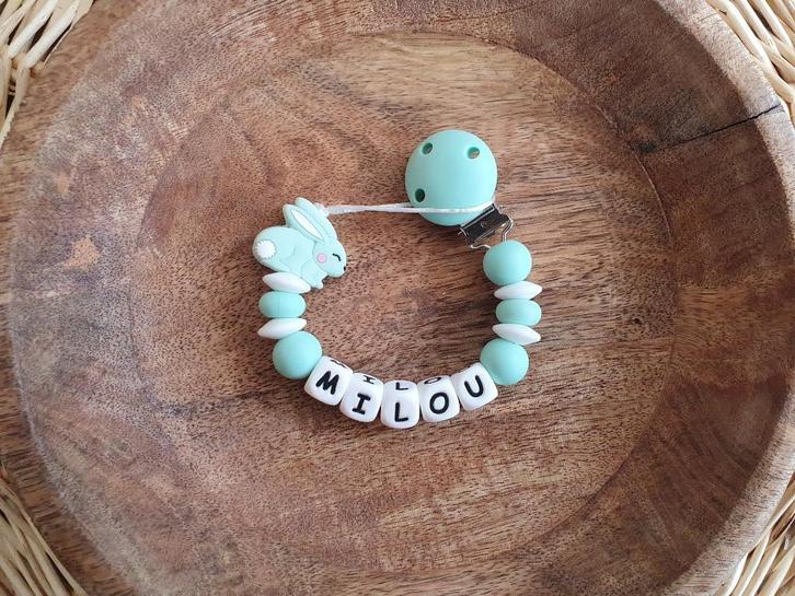 speenkoord konijn mint met of zonder naam €10,95, Kinderen en Baby's, Kraamcadeaus en Geboorteborden, Nieuw, Kraamcadeau, Ophalen of Verzenden