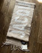 Jacquemus sjaal, Kleding | Dames, Mutsen, Sjaals en Handschoenen, Ophalen of Verzenden, Zo goed als nieuw, Maat 46/48 (XL) of groter