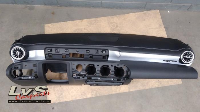 Dashboard van een Mercedes CLA, Auto-onderdelen, Dashboard en Schakelaars, Mercedes-Benz, Gebruikt, 3 maanden garantie, Ophalen of Verzenden