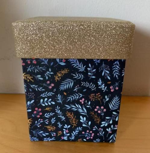 Leuk, blauw doosje met glitterdeksel en laadjes, leuke detai, Huis en Inrichting, Woonaccessoires | Overige, Zo goed als nieuw