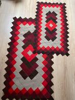 Twee retro rood bruin kleedjes, Huis en Inrichting, Woonaccessoires | Plaids en Woondekens, Ophalen, Zo goed als nieuw