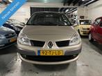 Renault Scénic 1.6-16V Tech Line Nieuwe Apk, Auto's, Renault, Gebruikt, Zwart, 4 cilinders, Beige