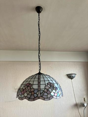 Tiffany hanglamp + wandlamp beschikbaar voor biedingen