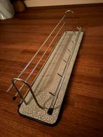 vintage wandkapstok jaren 50/60 hoedenplank en chromen haken, Wandkapstok, Ophalen of Verzenden, Zo goed als nieuw, Minder dan 100 cm