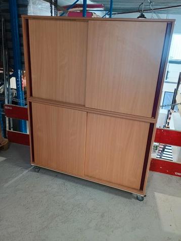 2 x schoolkast presikhaaf beschikbaar voor biedingen