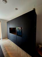 Keukenwand met Koel/Vriescombinatie, Huis en Inrichting, Keuken | Complete keukens, Ophalen, Gebruikt, Overige materialen, Zwart