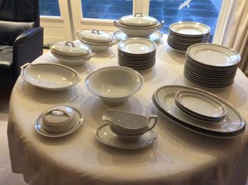 47 delig servies  beschikbaar voor biedingen
