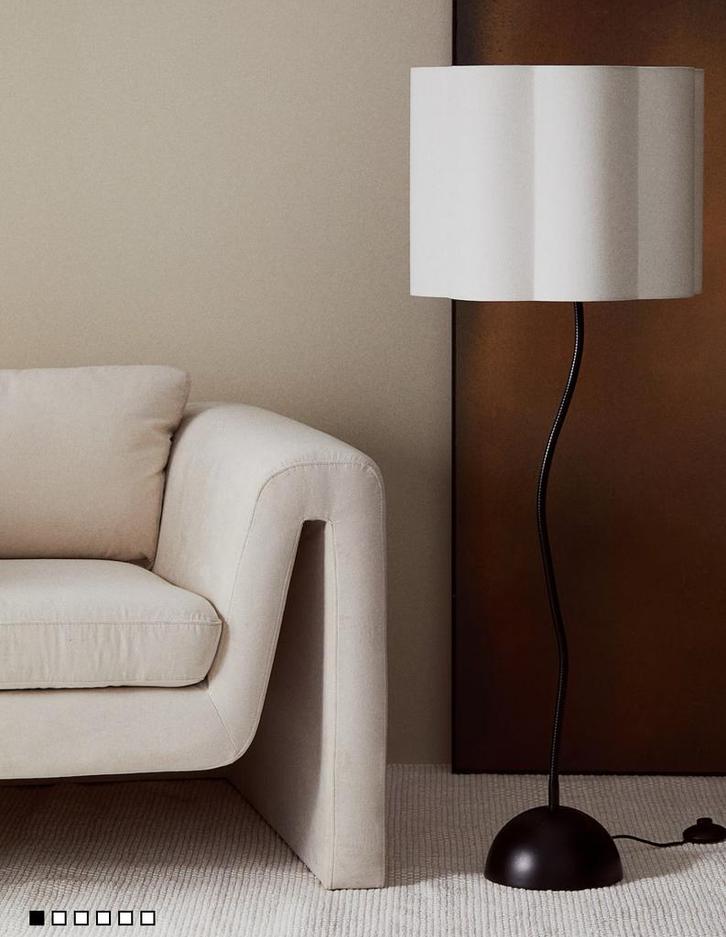 Bloemvormige Lampenkap H&M Home, Huis en Inrichting, Lampen | Vloerlampen, Zo goed als nieuw, Minder dan 100 cm, Stof, Ophalen