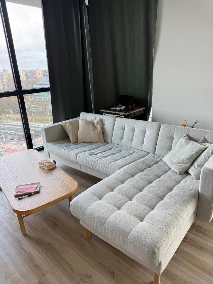 Minimalist beige corner sofa + coffee table, Huis en Inrichting, Banken | Bankstellen, Gebruikt, Hoekbank, Driepersoons, 200 tot 250 cm