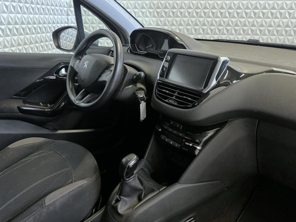 Peugeot 208 1.2 VTi Airco Cruise Navigatie Trekhaak (2013), Auto's, Peugeot, Voorwielaandrijving, Euro 5, Gebruikt, 31 €/maand