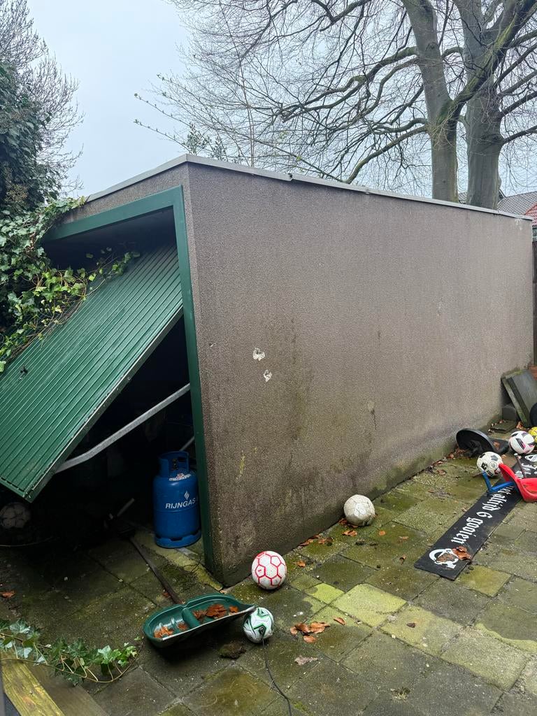 Garage box gratis af te halen, Huizen en Kamers, Garages en Parkeerplaatsen