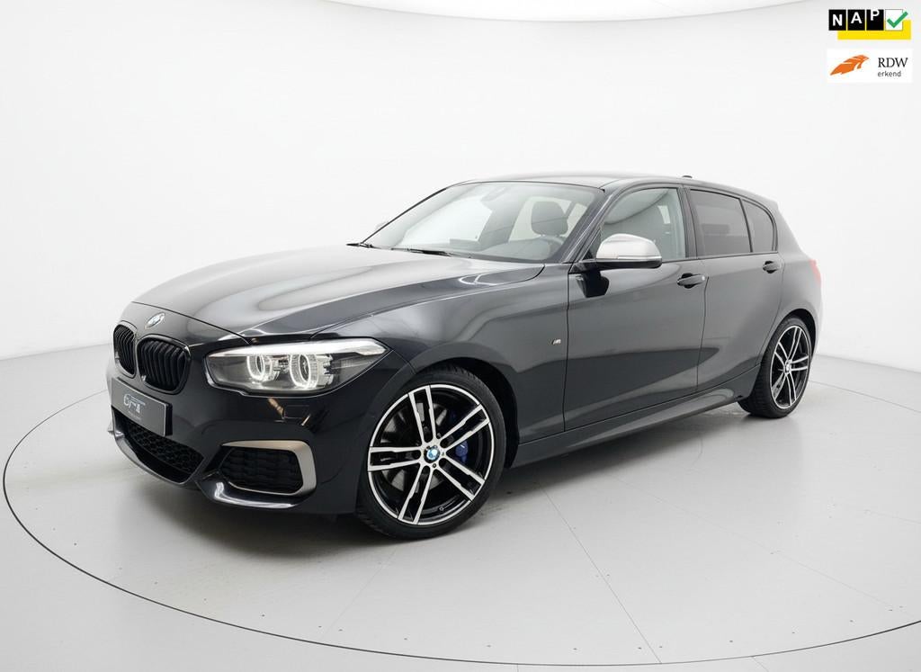BMW 1-serie M140i Edition Shadow High Executive DAK H&K NAP, Auto's, BMW, Achterwielaandrijving, 2998 cc, 6 cilinders, Hatchback