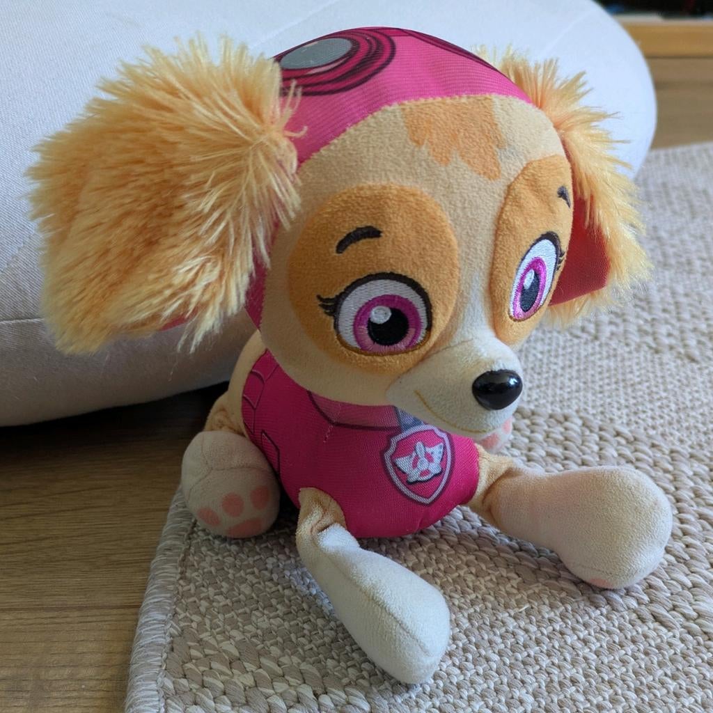 Skye knuffel paw patrol Nickelodeon, Zo goed als nieuw, Middelgroot (20 tot 80 cm), Met kleding of accessoire, Roze