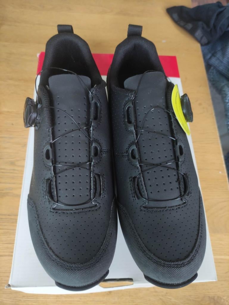Splinternieuwe MTB schoenen mt 39, Fietsen en Brommers, Fietsaccessoires | Fietskleding, Schoenen, Nieuw, Overige maten, Ophalen of Verzenden