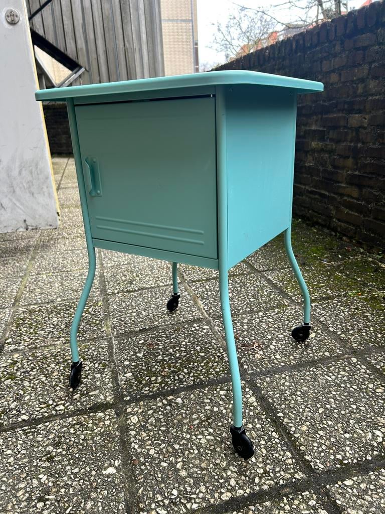 Kastje ikea op wielen, Huis en Inrichting, Ophalen, Zo goed als nieuw, Metaal of Aluminium, Minder dan 45 cm