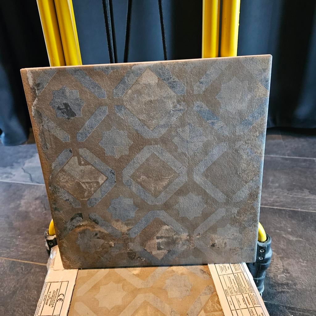 Vloertegel 30x30 blauw bruin vintage look, Ophalen, Keramiek, Nieuw, 20 tot 40 cm