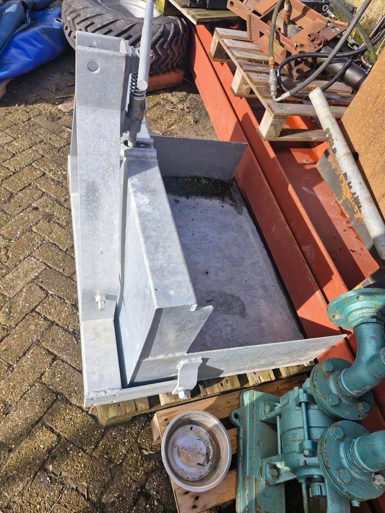 Grondbak, Ophalen, Nieuw