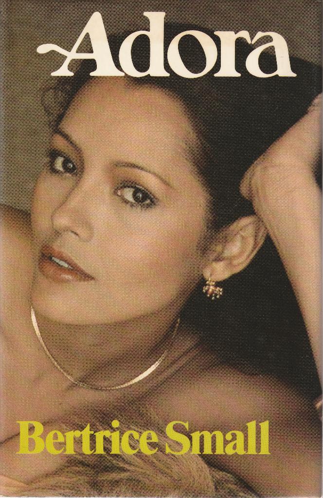 ADORA - Bertrice Small, Boeken, Romans, Gelezen, Verzenden