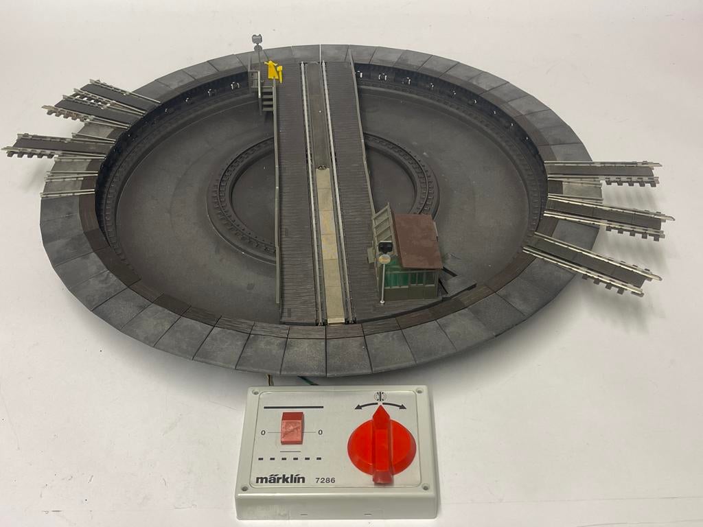 ** AFGEPRIJSD ** Märklin 7286 ** DRAAISCHIJF met 6 AANSL. **, Wisselstroom, Gebruikt, Rails, Ophalen of Verzenden