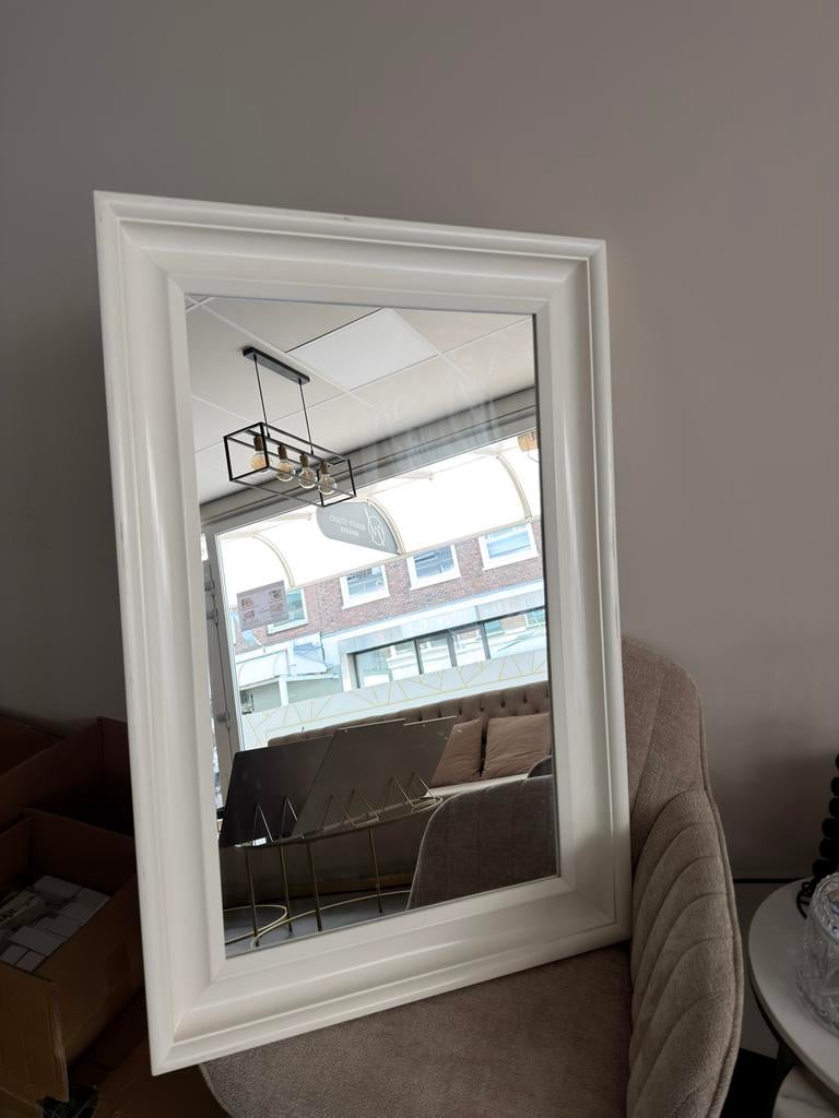 IKEA witte spiegel met sierlijke lijst, Ophalen, 100 tot 150 cm, Zo goed als nieuw, 75 tot 100 cm