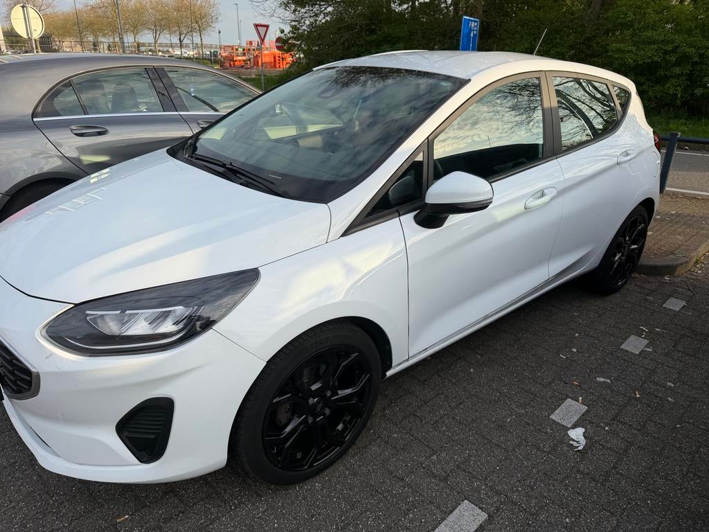 Ford Fiësta 1.0 Ecoboost 100pk 5dr 2022 Wit, Auto's, Voorwielaandrijving, Stof, Origineel Nederlands, 1079 kg
