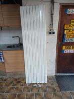 Witte verticale radiator,, Doe-het-zelf en Verbouw, Verwarming en Radiatoren, Ophalen, 500 tot 800 watt, Radiator, Minder dan 60 cm