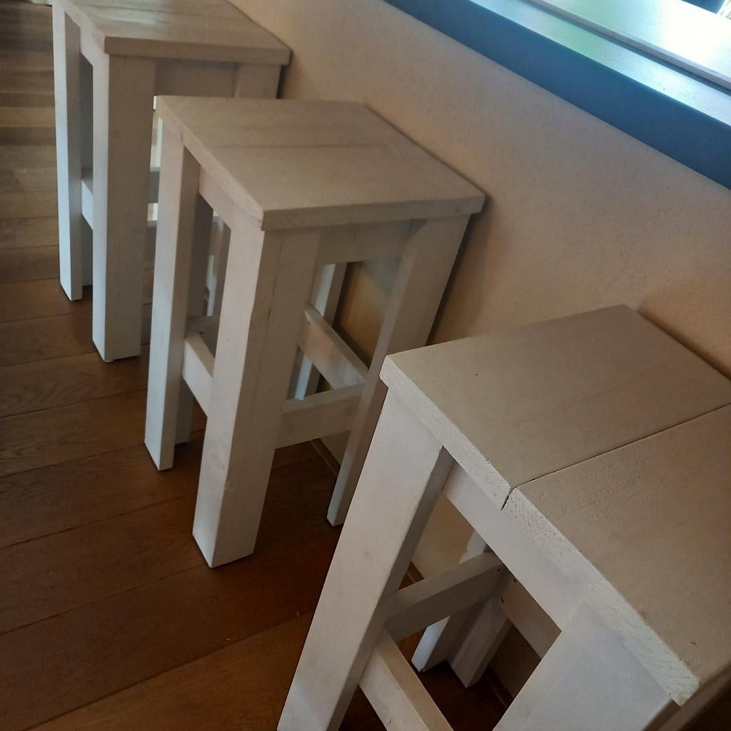 Witte stijgerhouten barkrukken, Huis en Inrichting, Complete inboedels, Ophalen