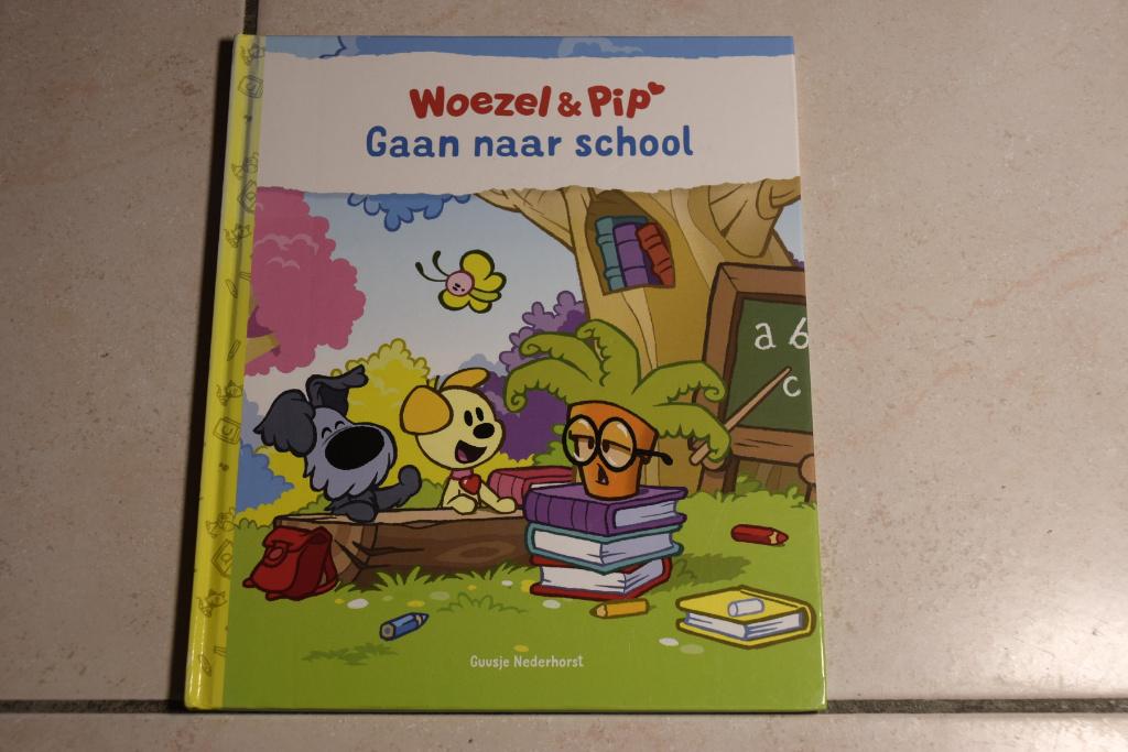 Woezel & Pip Gaan naar school / Guusje Nederhorst, Fictie algemeen, Jongen of Meisje, Ophalen of Verzenden, Zo goed als nieuw
