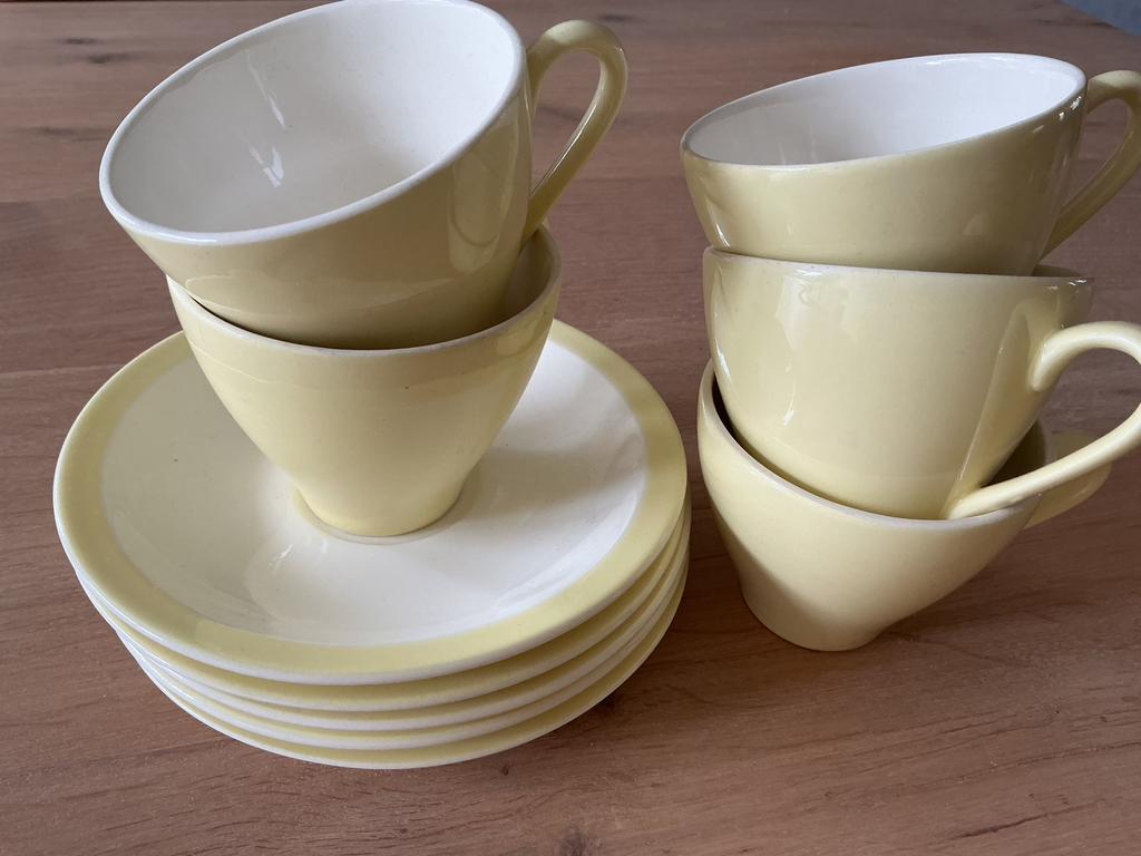 Kopjes maastricht aardewerk vintage, Ophalen of Verzenden, Aardewerk, Overige stijlen, Kop(pen) en/of Schotel(s)