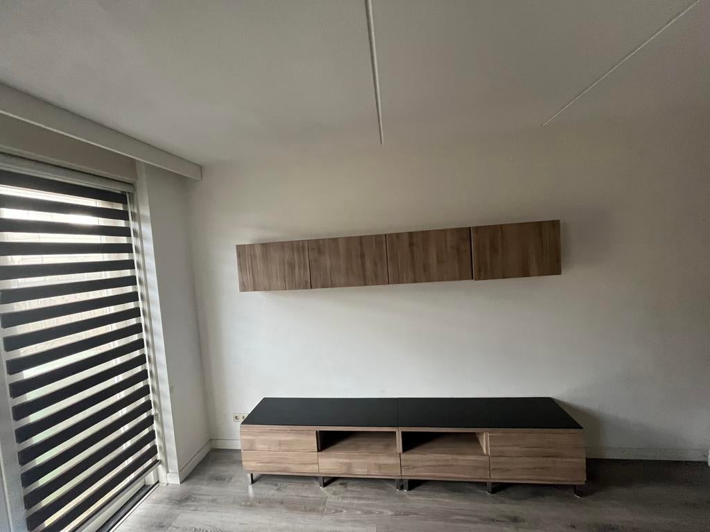 IKEA besta tv meubel met glasplaat zwart, Ophalen, Zo goed als nieuw, Minder dan 60 cm, Radiator