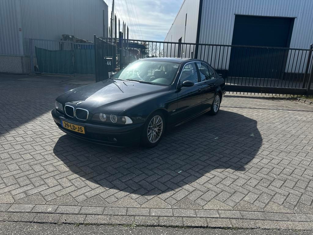 BMW 5-Serie 2.5 I 525 AUT 2002 Zwart, Automaat, Achterwielaandrijving, Zwart, 1505 kg