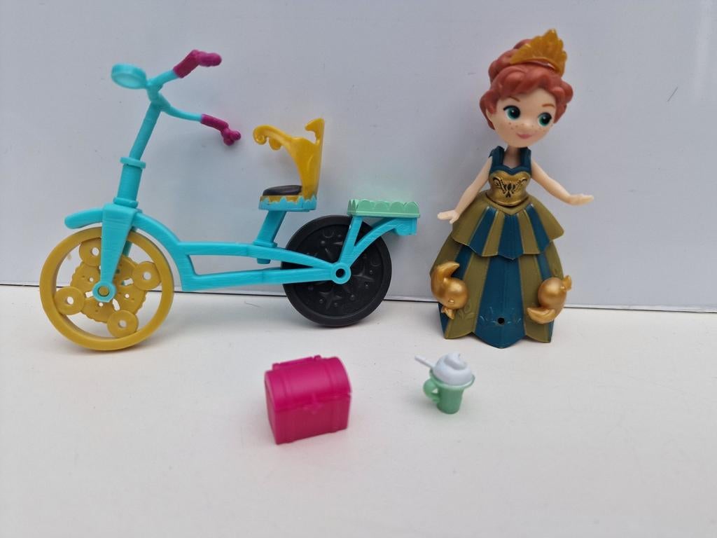 Hasbro Disney Frozen Anna pop met fiets en accessoires, Kinderen en Baby's, Speelgoed | Poppen, Ophalen of Verzenden, Gebruikt