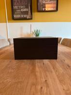 Ikea | Lack | Zwevende Wandplanken | Zwart / Bruin | 30x26, Huis en Inrichting, Woonaccessoires | Wandplanken en Boekenplanken