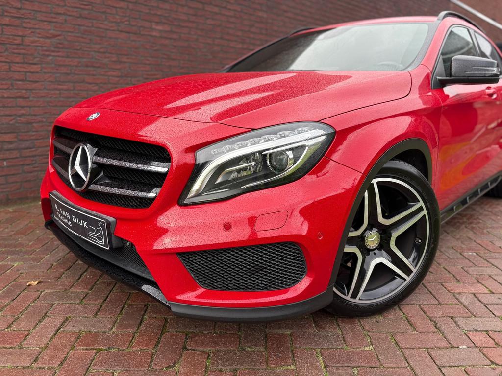 Mercedes-Benz GLA-klasse 200 AMG Automaat Camera Navi, Auto's, Gebruikt, Zwart, Bedrijf, 1335 kg